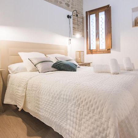 Madera Y Piedra - Apartamentos Aloha Толедо Экстерьер фото